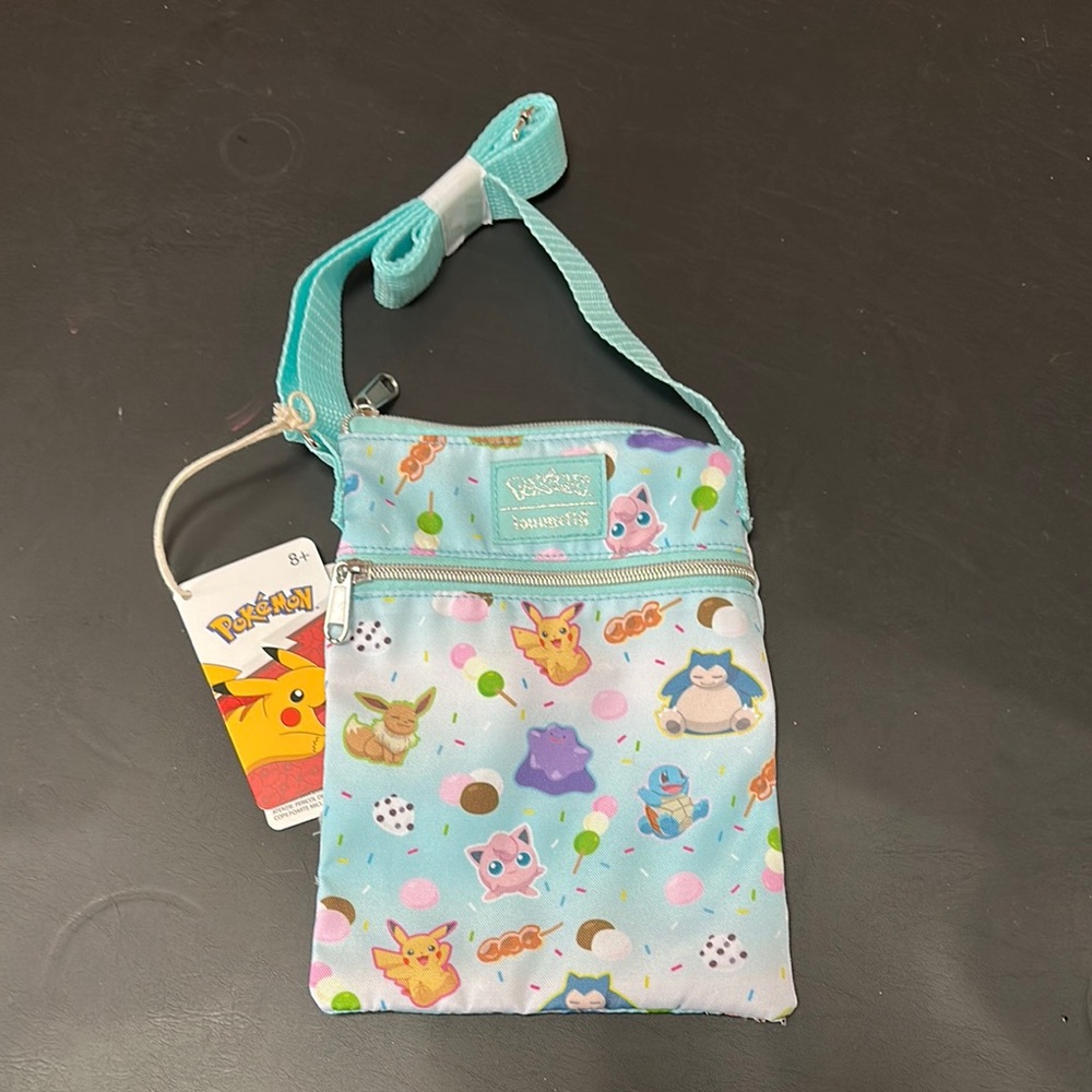 Loungefly Pokémon Treats Passport Crossbody Bag NWT
💙